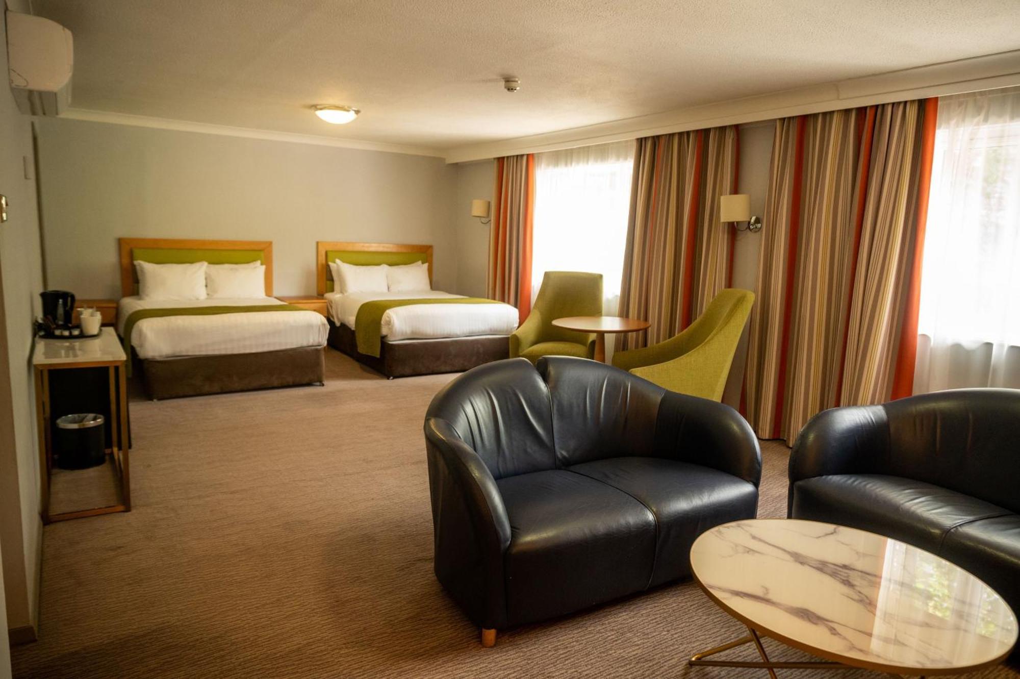 Holiday Inn A55 Chester West, An Ihg Hotel Northop Extérieur photo